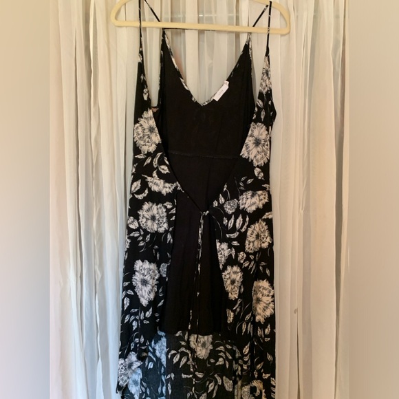 Lush floral wrap dress, size M ( small bust ) - Picture 4 of 7